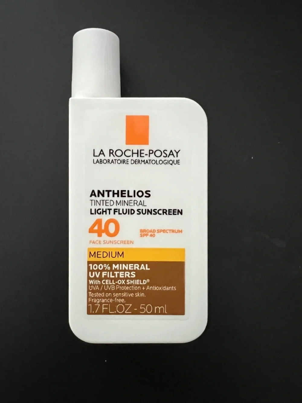 La Roche-Posay Anthelios tinted Mineral Light fluid Sunscreen in Medium
